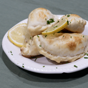 Empanadas caprese (masa clásica)