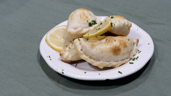 Empanadas caprese (masa clásica)