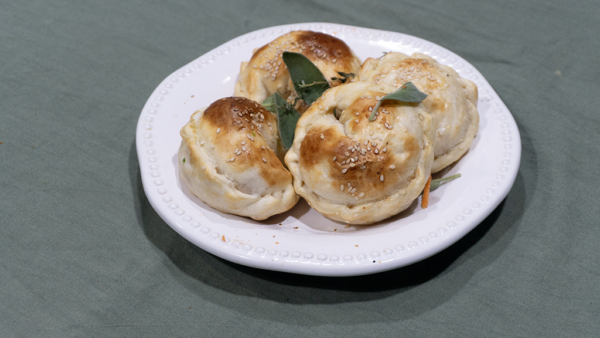 Empanadas de espinaca y queso (masa clásica)