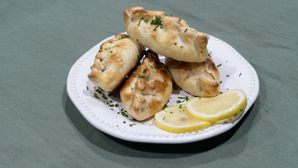Empanadas de queso y cebolla (masa clásica)