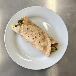 Wrap de huevo y vegetales