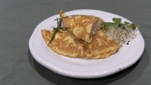 Omelette caprese