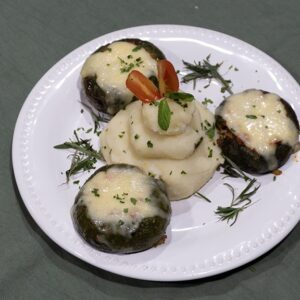 Zapallitos rellenos de carne y queso
