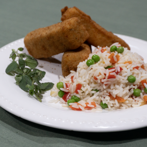 Muzzarelitas rebozadas con arroz pilaf