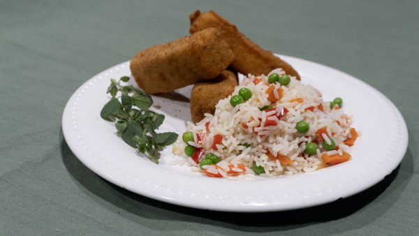 Muzzarelitas rebozadas con arroz pilaf