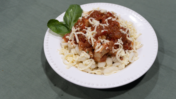 Ñoquis con estofado de pollo