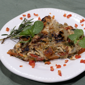 Omelette de huevos y avena con vegetales asados