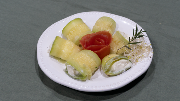 Rollitos de zucchini y ricota