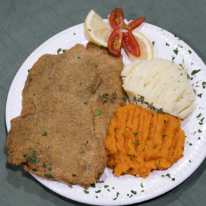 Milanesa de ternera con puré mixto
