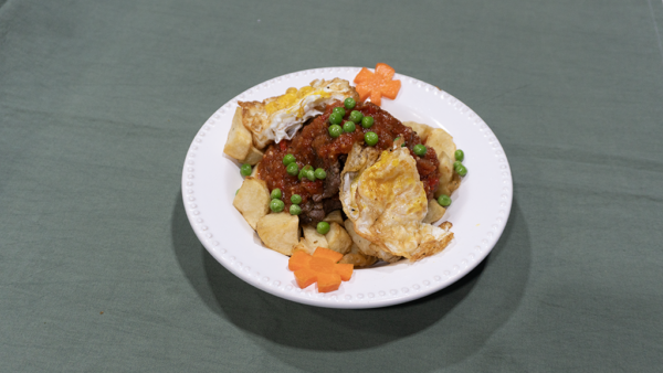 Bifecitos a la riojana con papas perejiladas